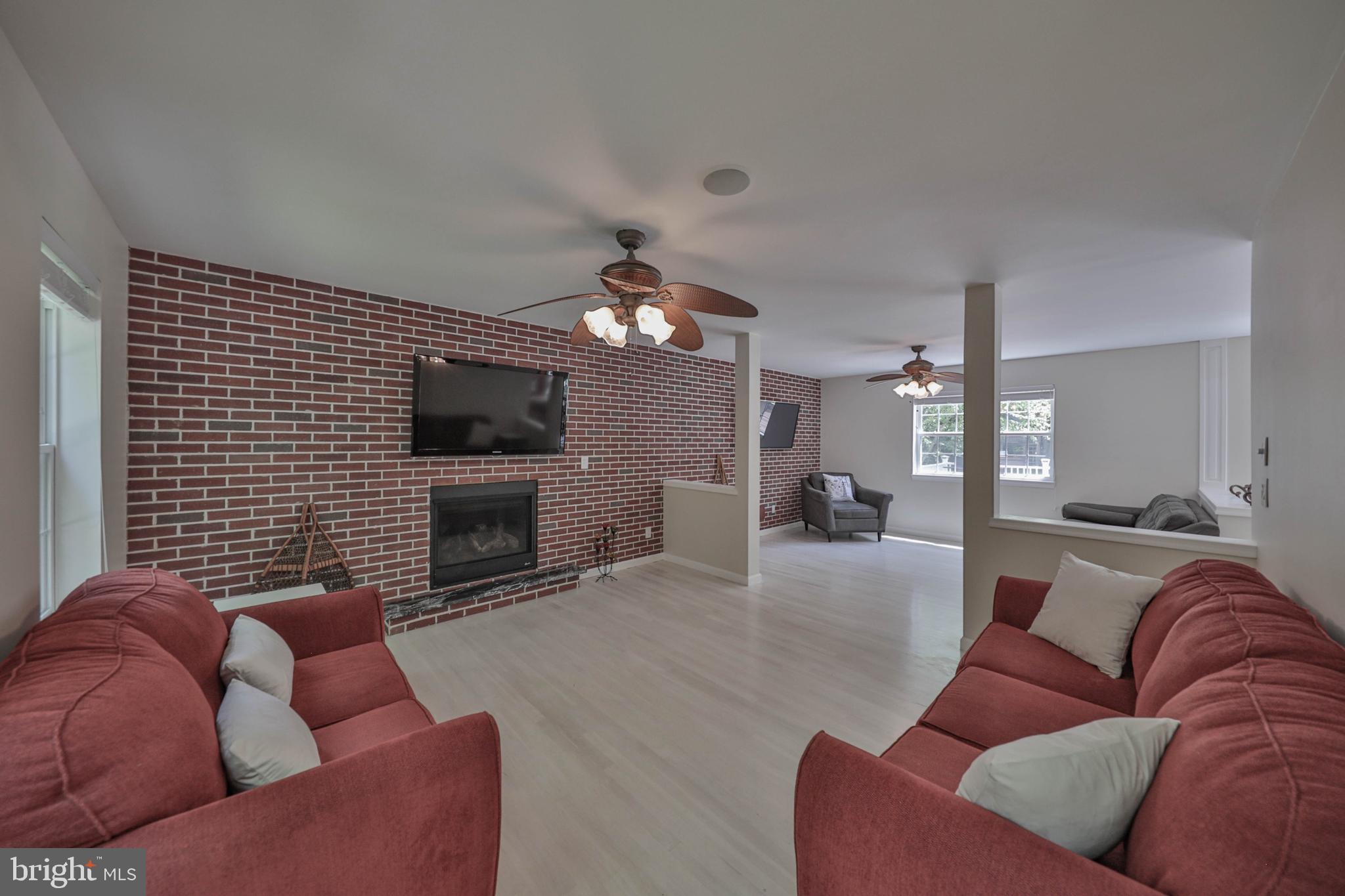 180 Whispering Woods Dr