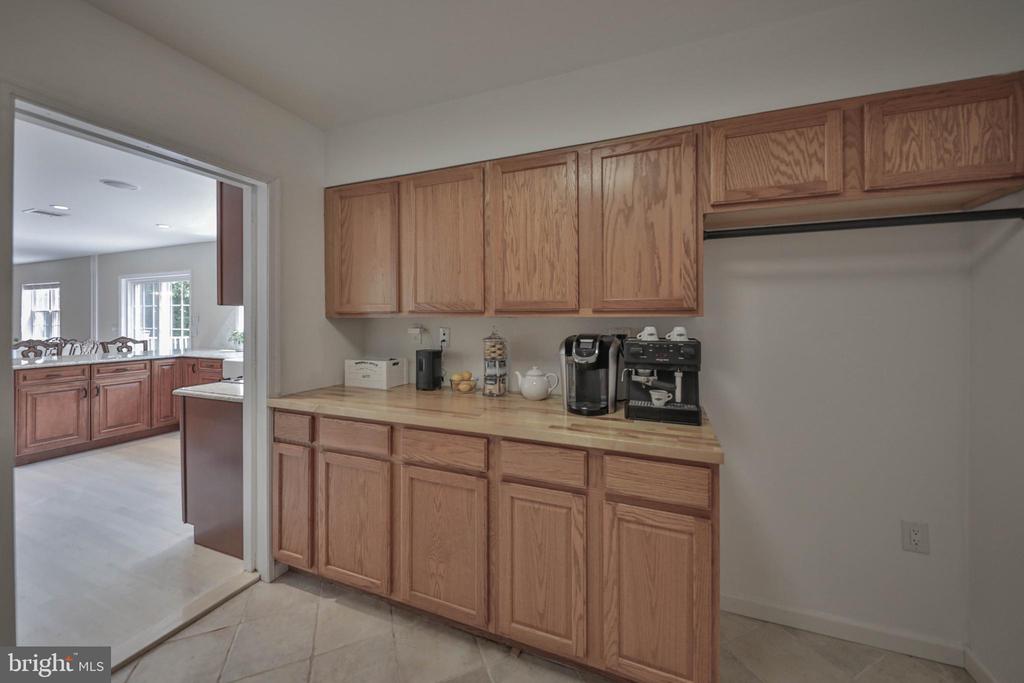 180 Whispering Woods Dr