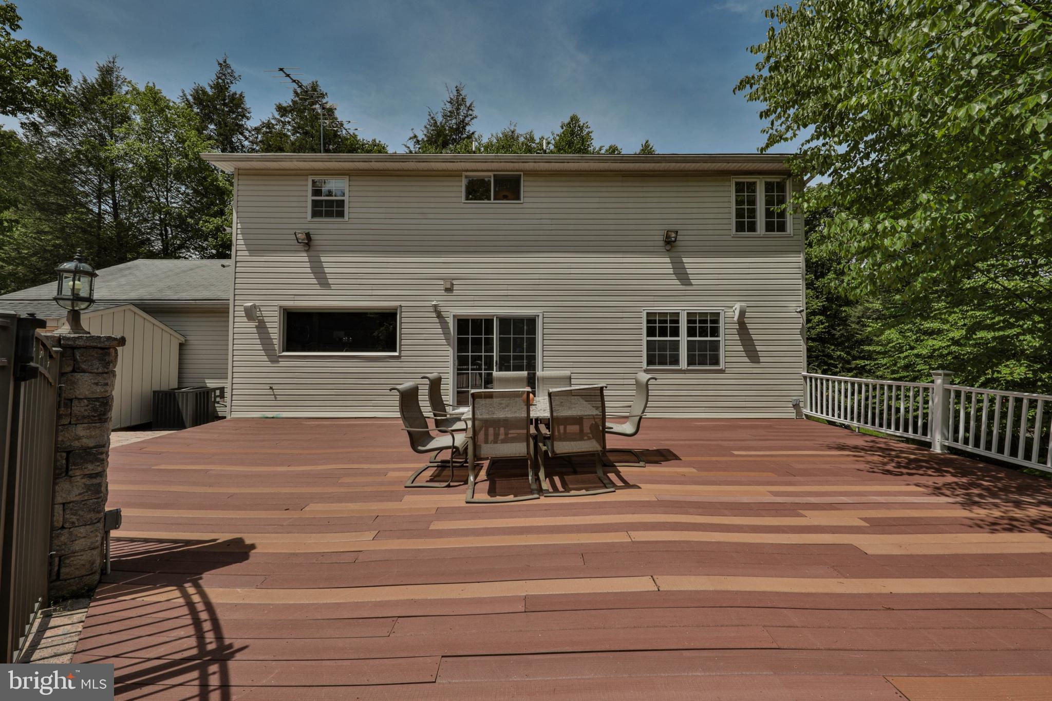 180 Whispering Woods Dr