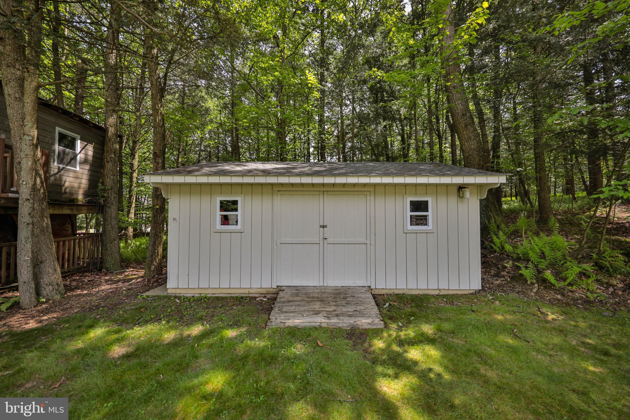 180 Whispering Woods Dr