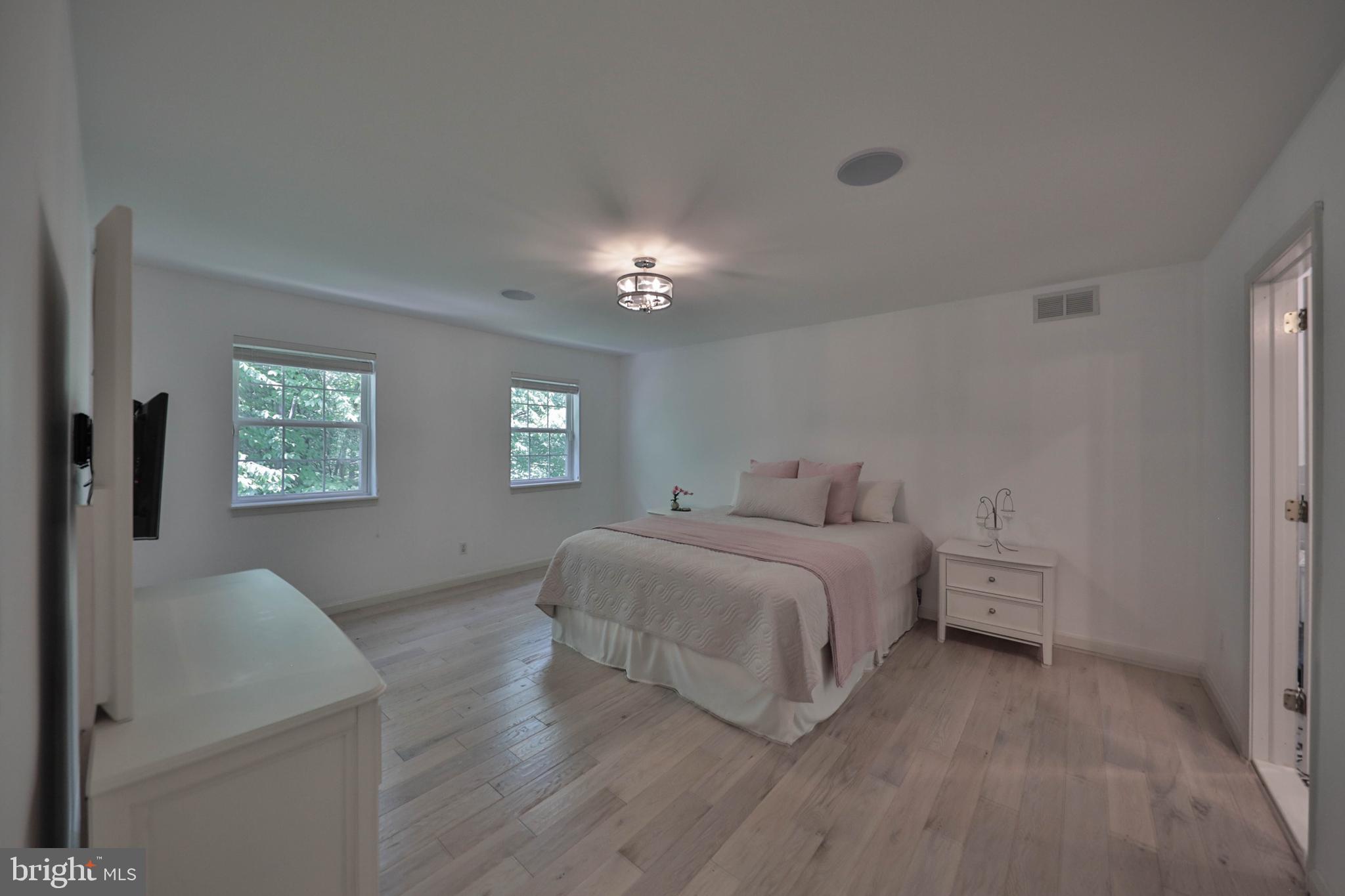 180 Whispering Woods Dr