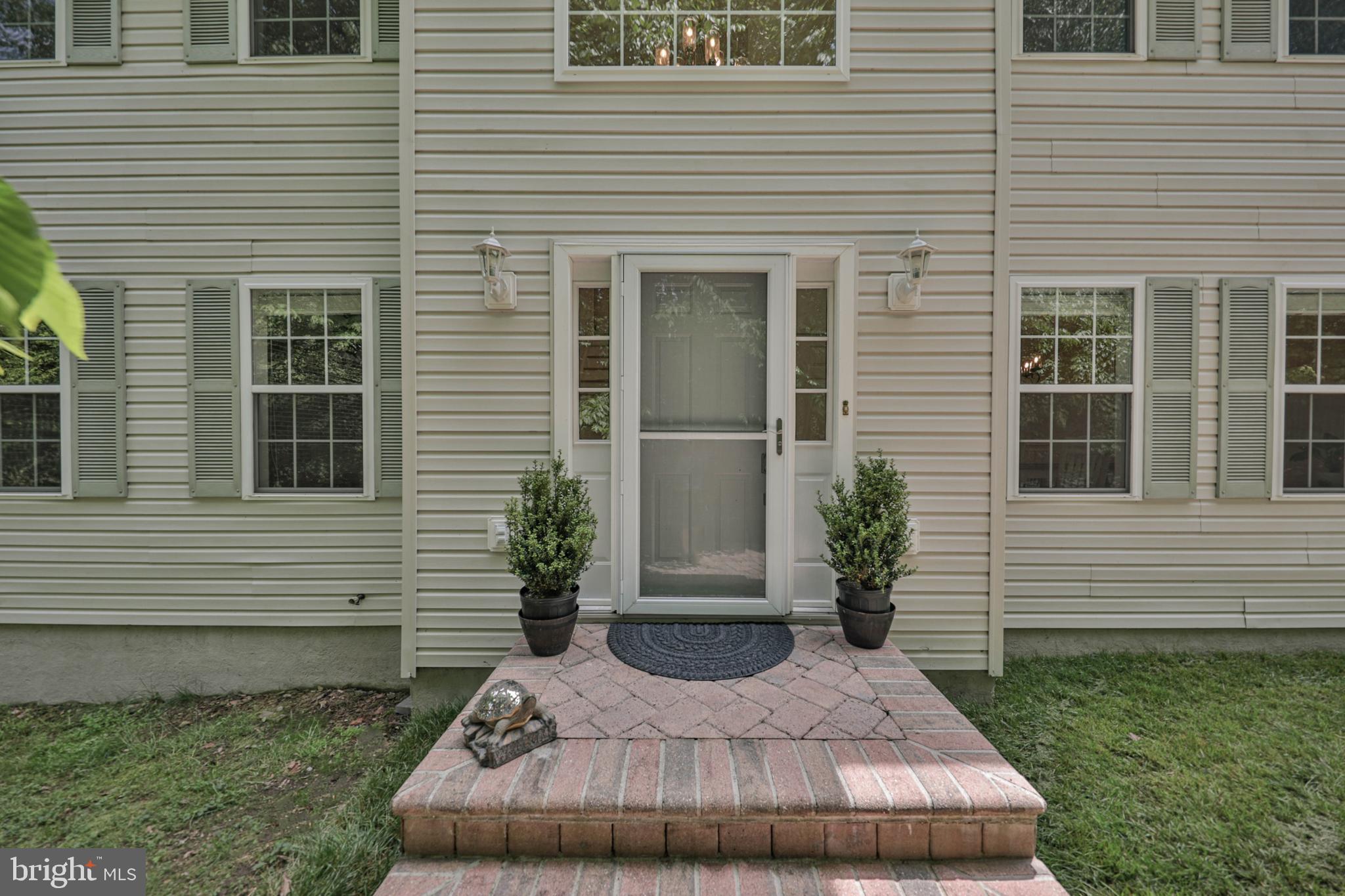 180 Whispering Woods Dr