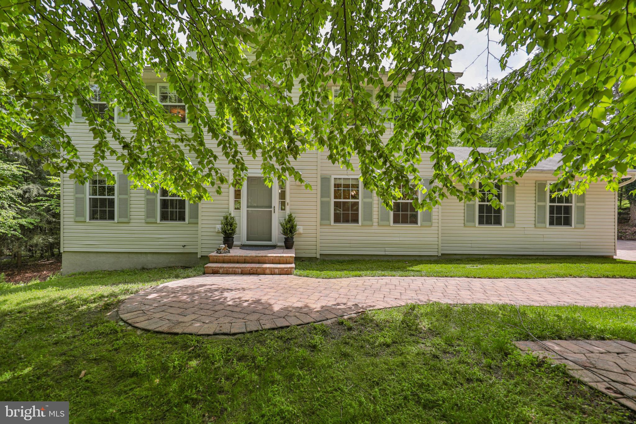 180 Whispering Woods Dr