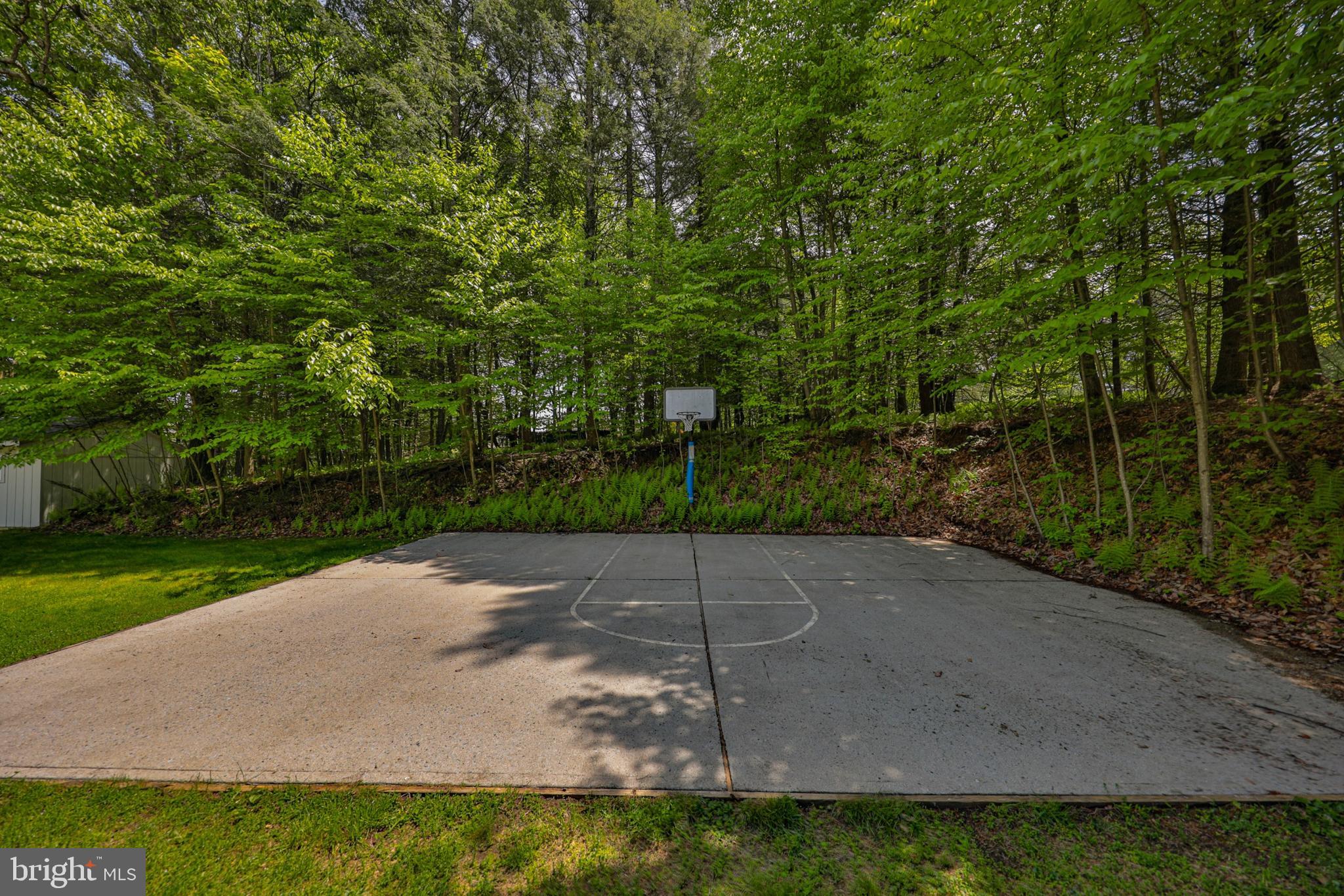 180 Whispering Woods Dr