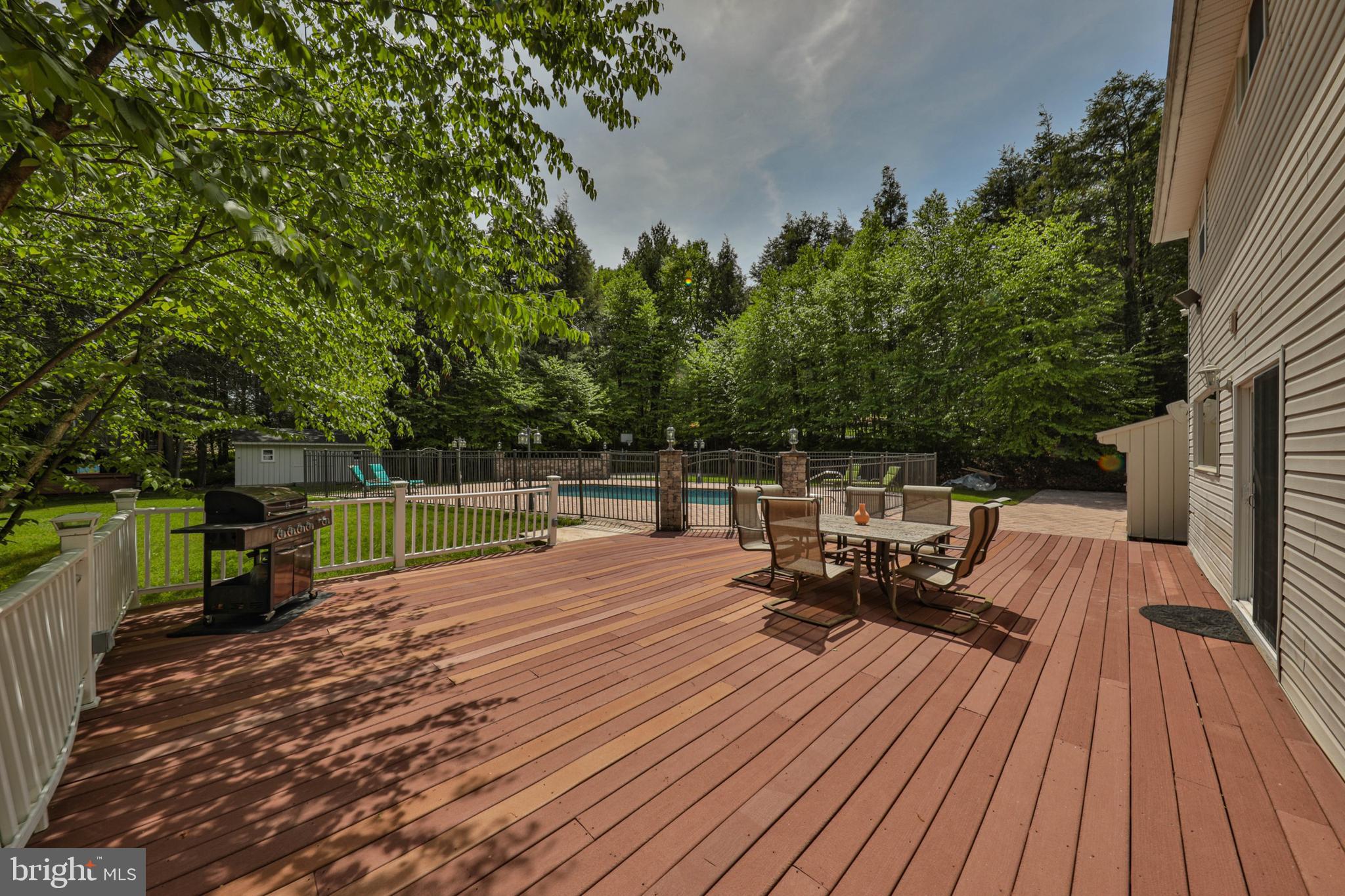 180 Whispering Woods Dr