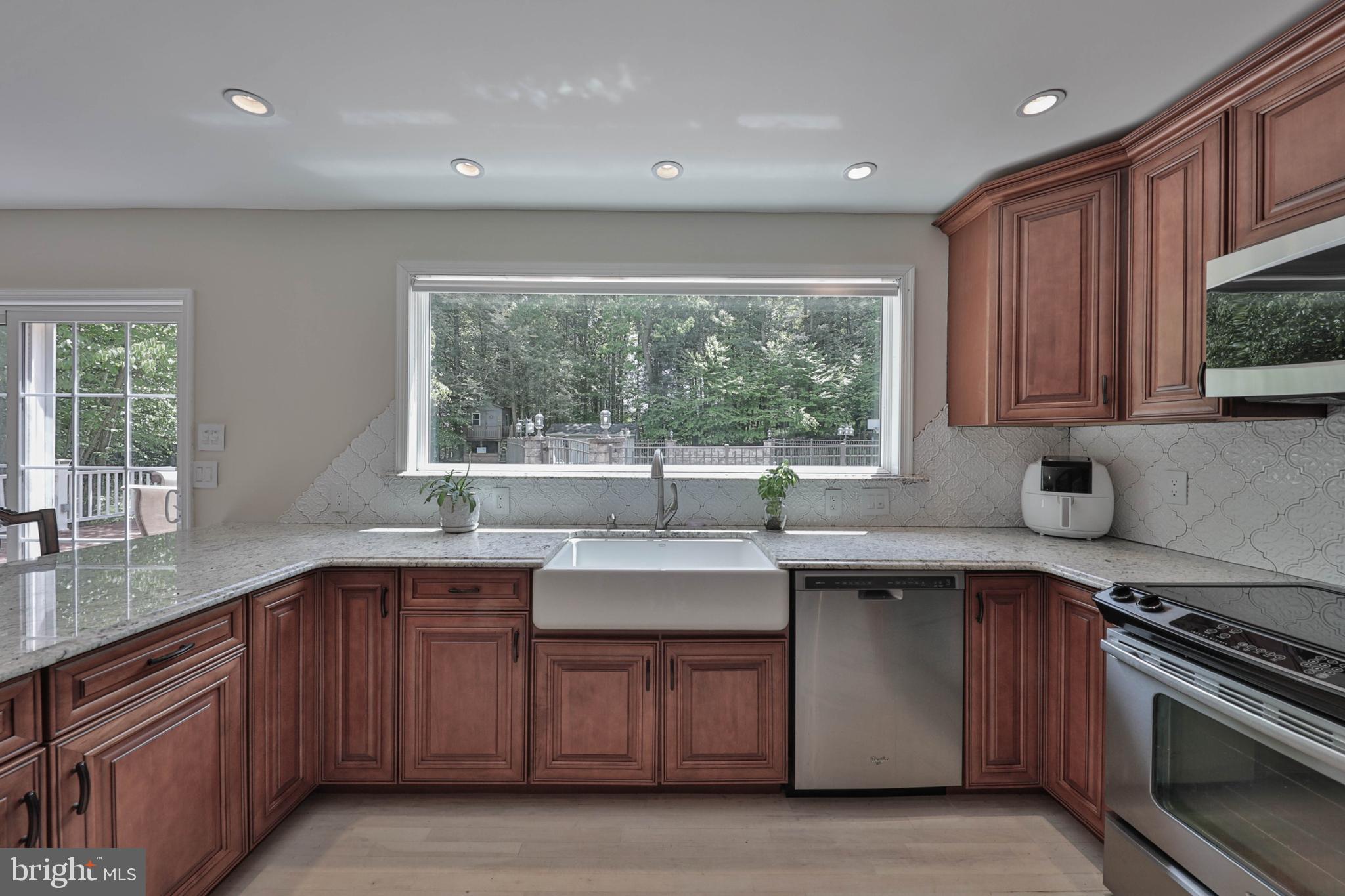 180 Whispering Woods Dr