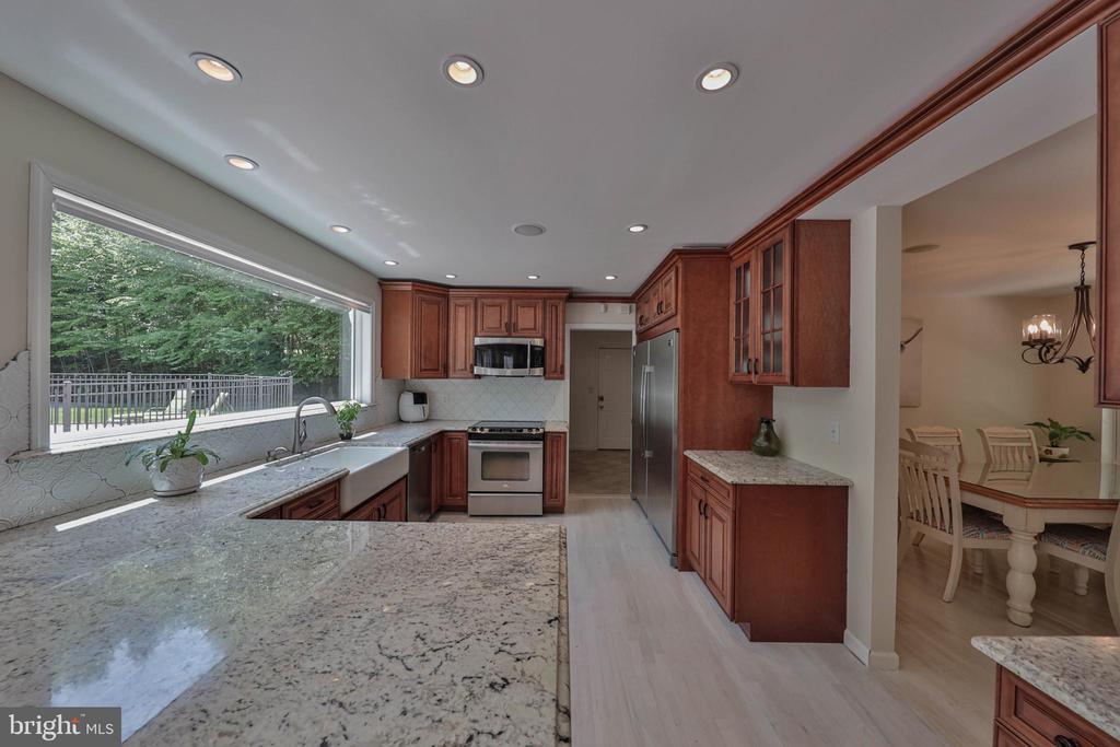 180 Whispering Woods Dr