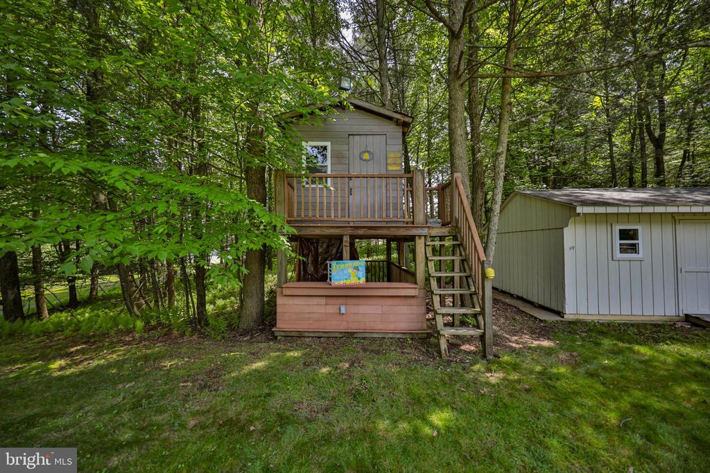 180 Whispering Woods Dr