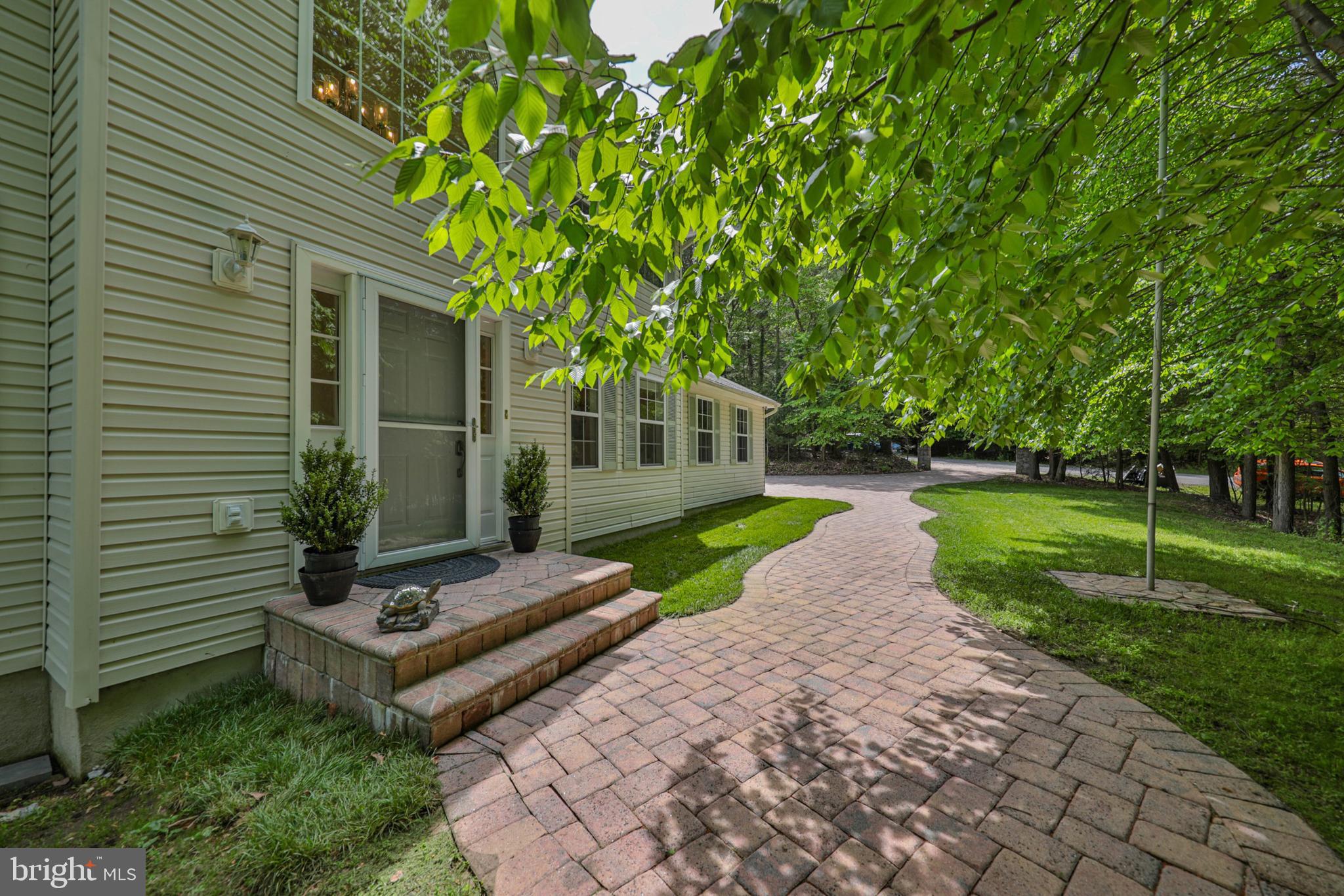 180 Whispering Woods Dr