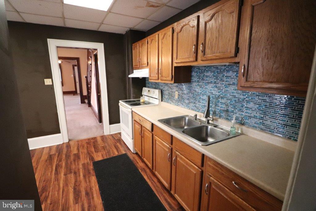 242 Carbon St