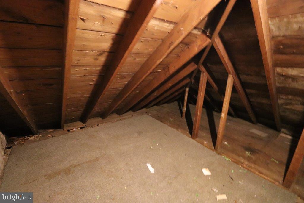 242 Carbon St