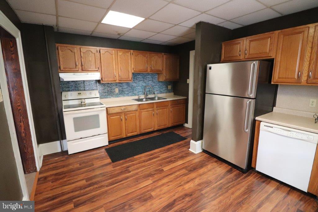 242 Carbon St