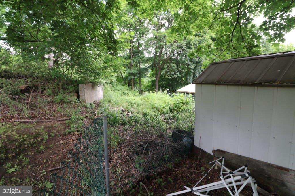 242 Carbon St