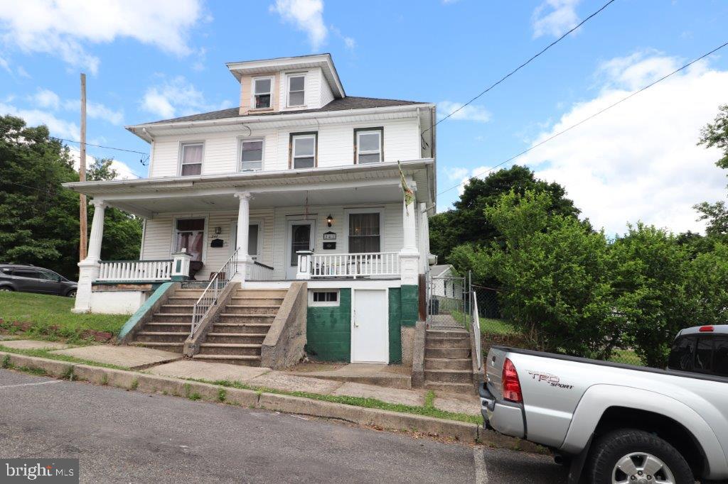 242 Carbon St