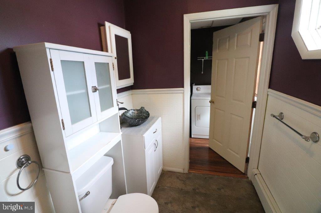 242 Carbon St