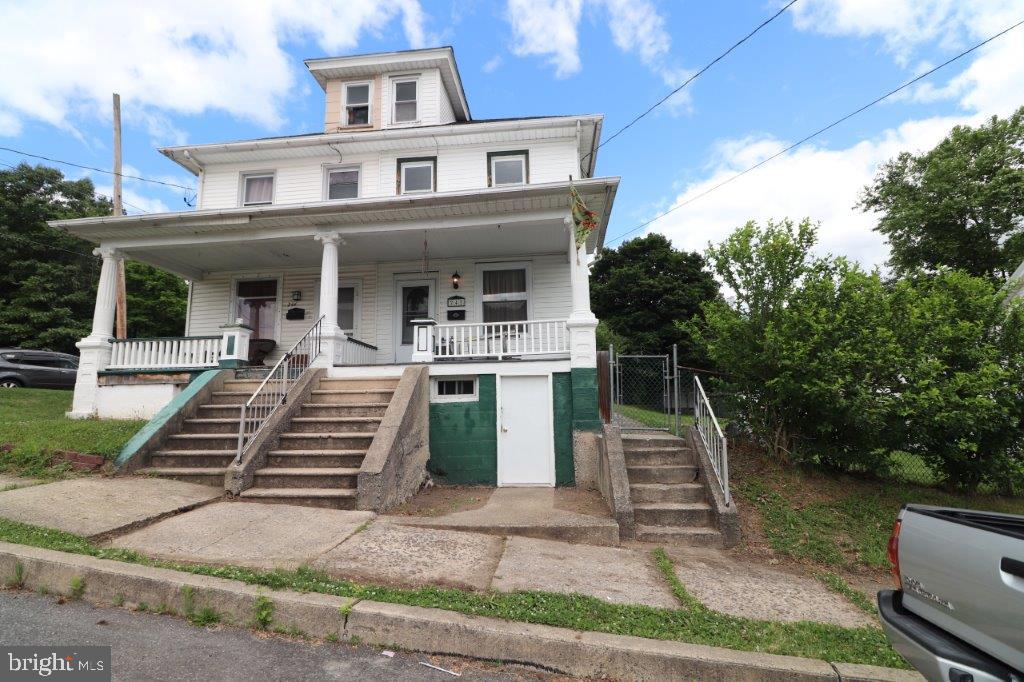 242 Carbon St