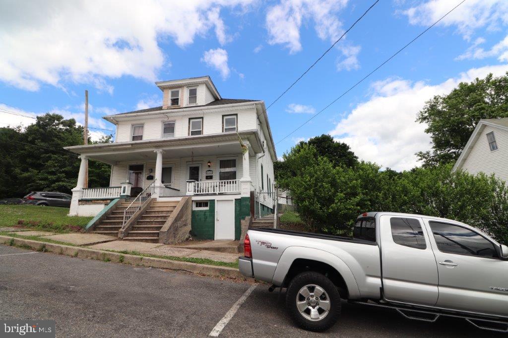 242 Carbon St