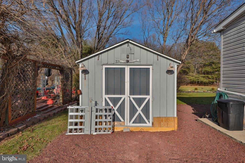 181 Ashley Ln