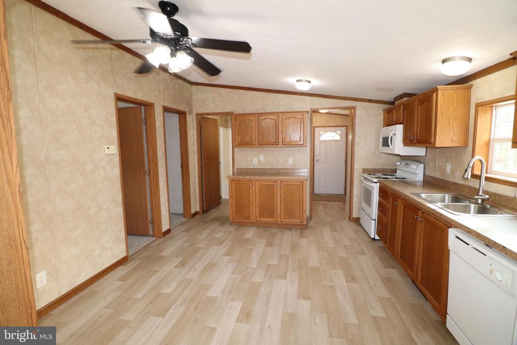 232 Lauchnor Rd