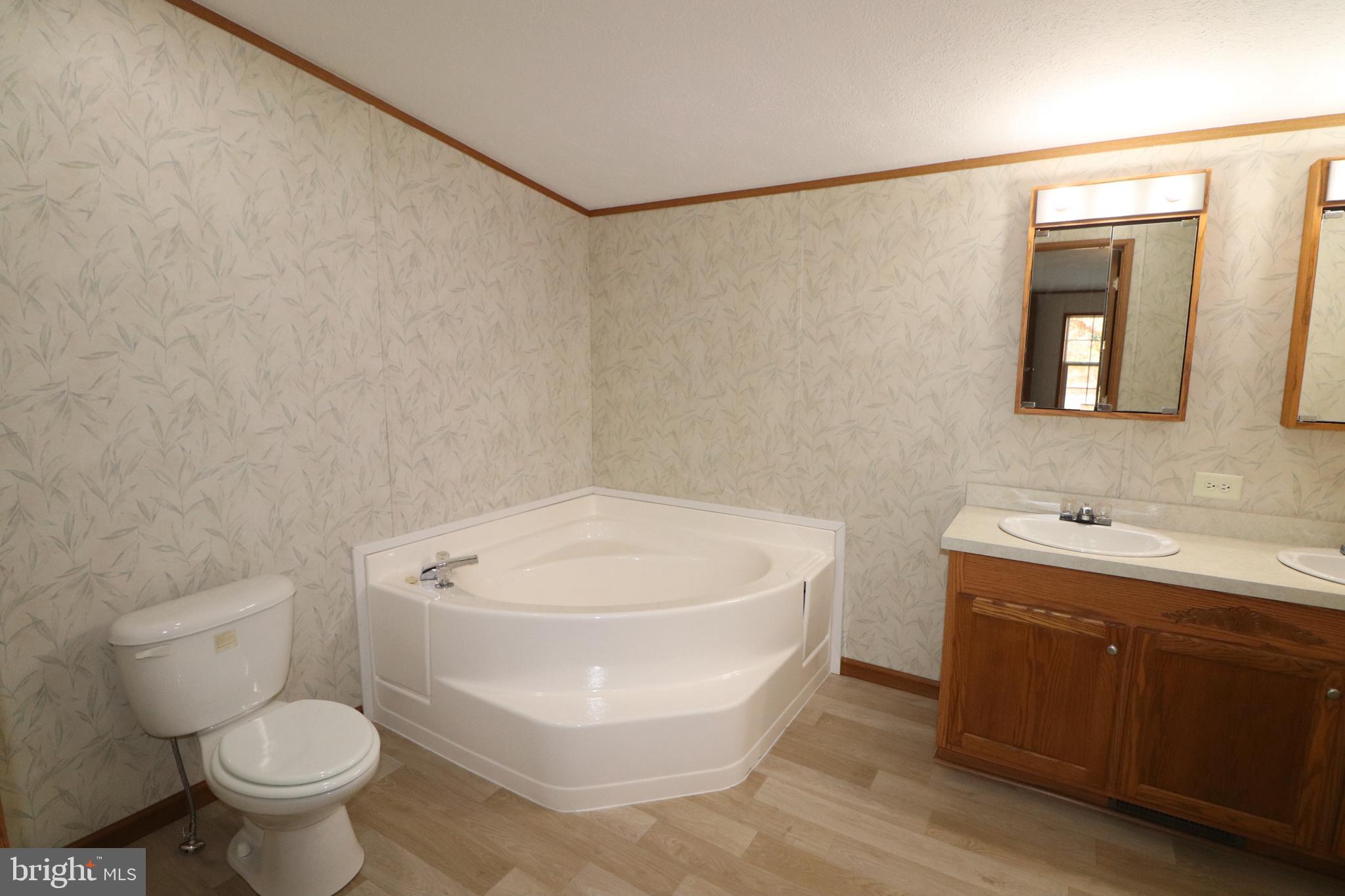 232 Lauchnor Rd