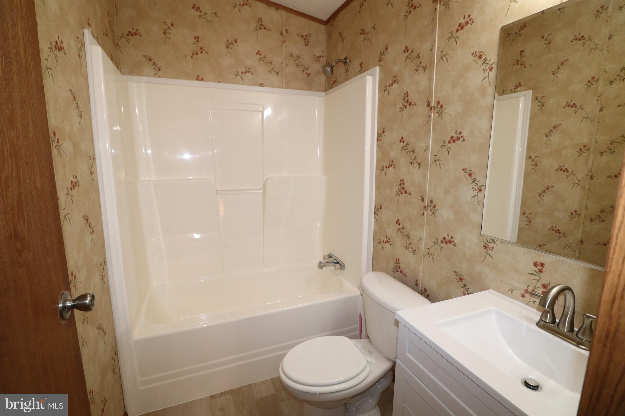232 Lauchnor Rd