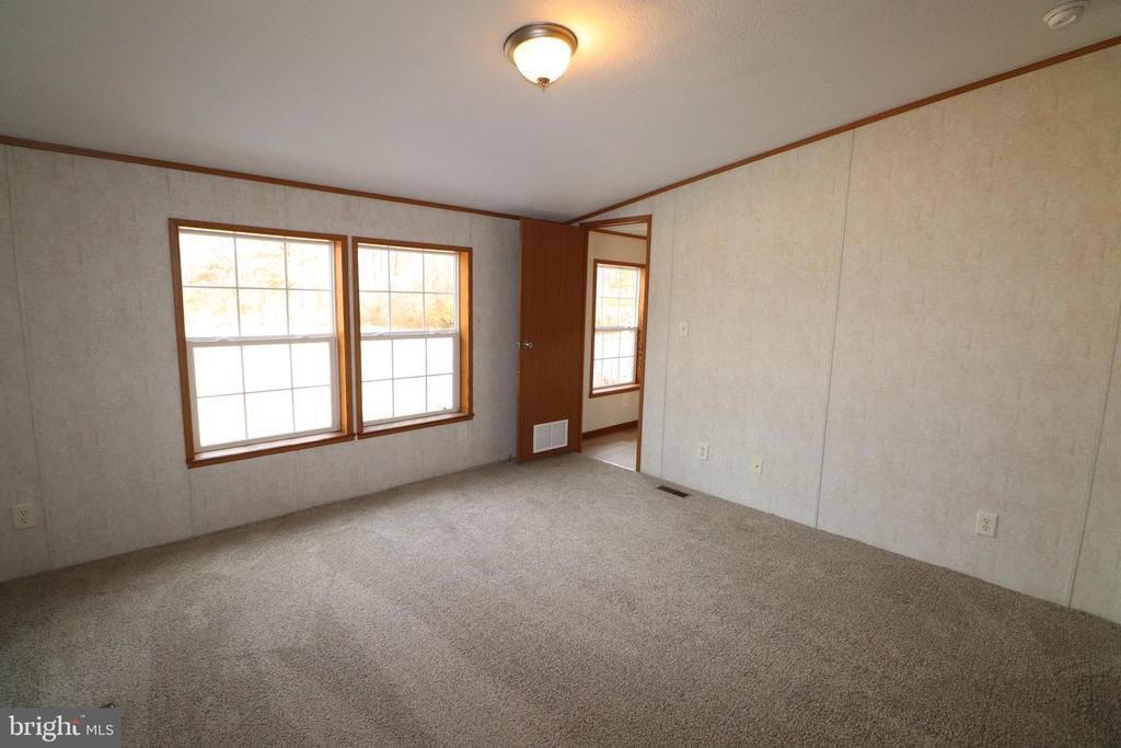 232 Lauchnor Rd
