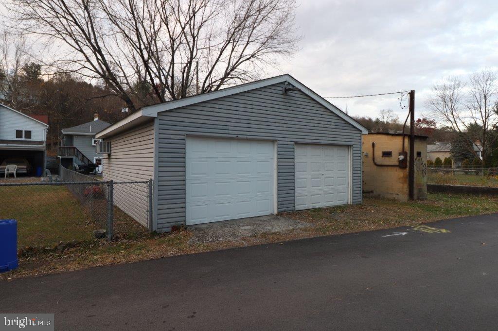 664 Mauch Chunk Rd