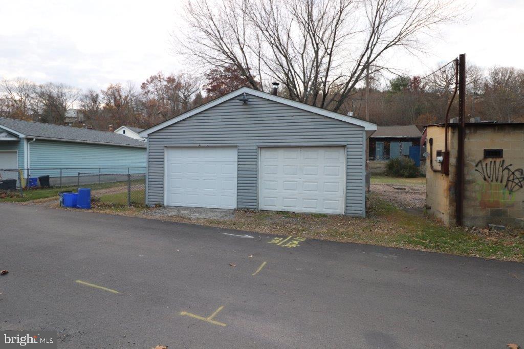 664 Mauch Chunk Rd