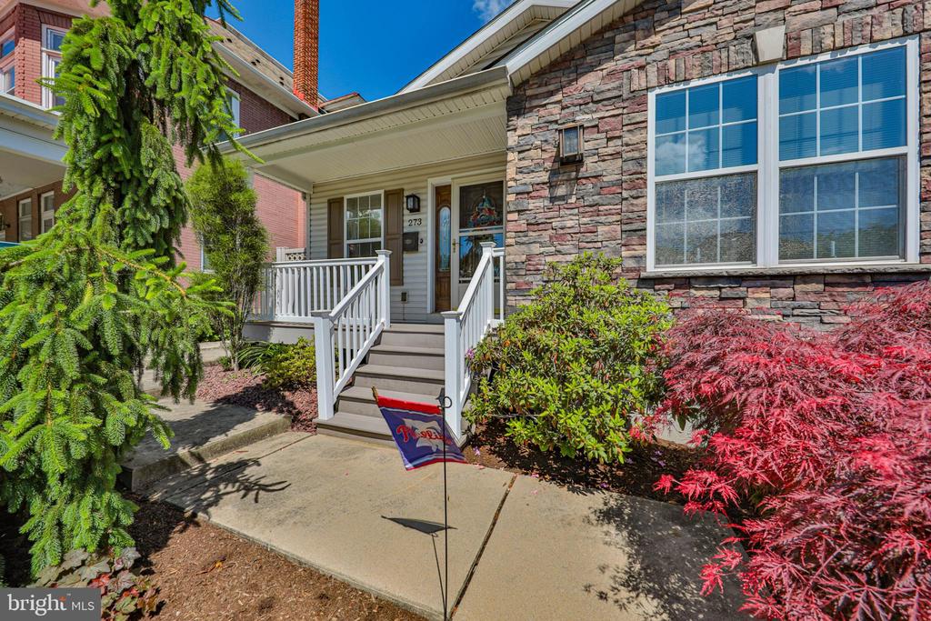 273 Columbia Ave