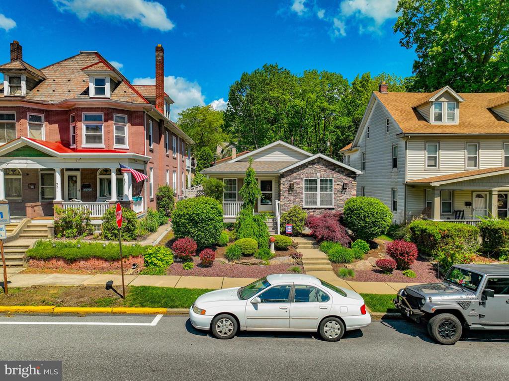 273 Columbia Ave