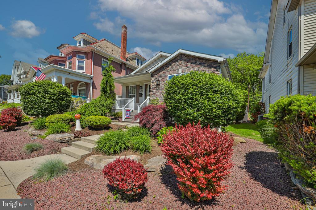 273 Columbia Ave