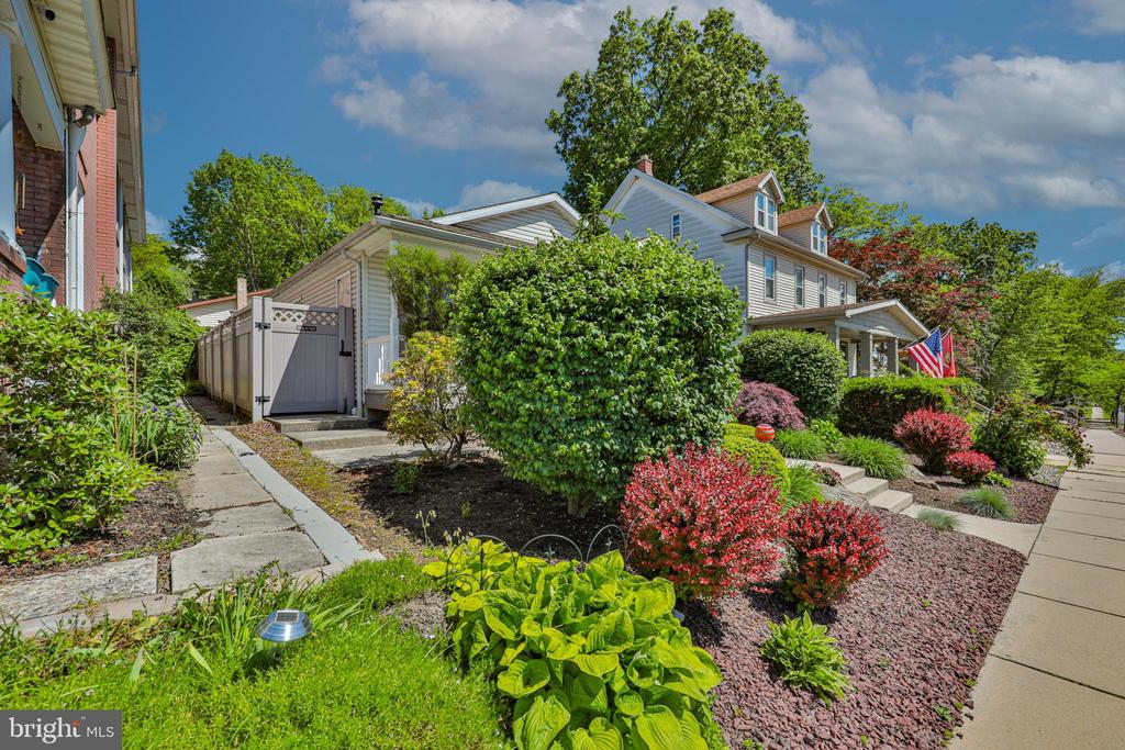 273 Columbia Ave