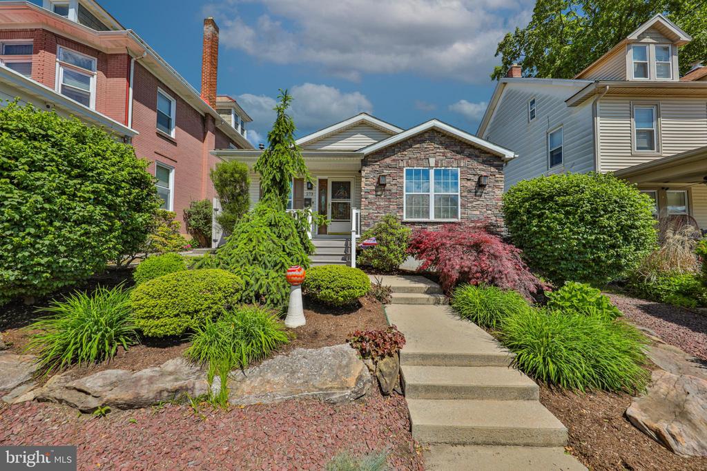 273 Columbia Ave