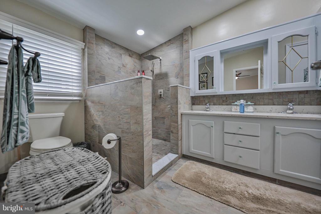 86 Sam Brooke Cir