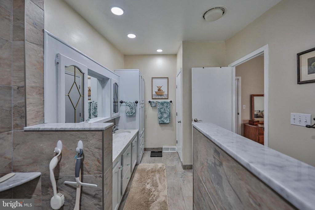 86 Sam Brooke Cir