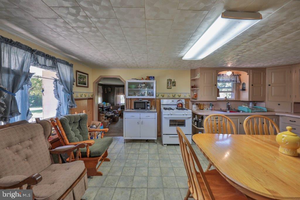 2485 SUMMER MOUNTAIN ROAD