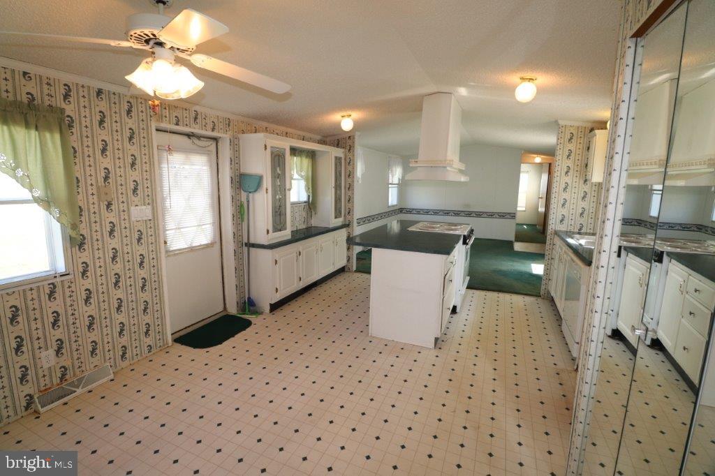 21 HILLSIDE PLACE