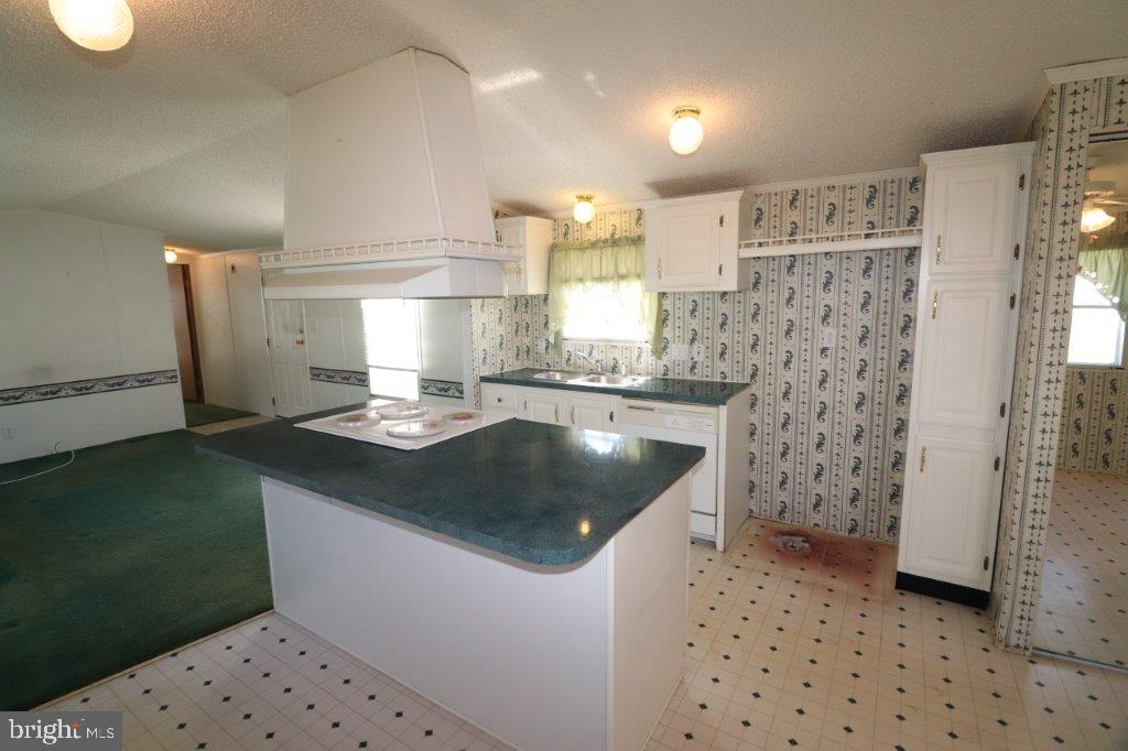 21 HILLSIDE PLACE