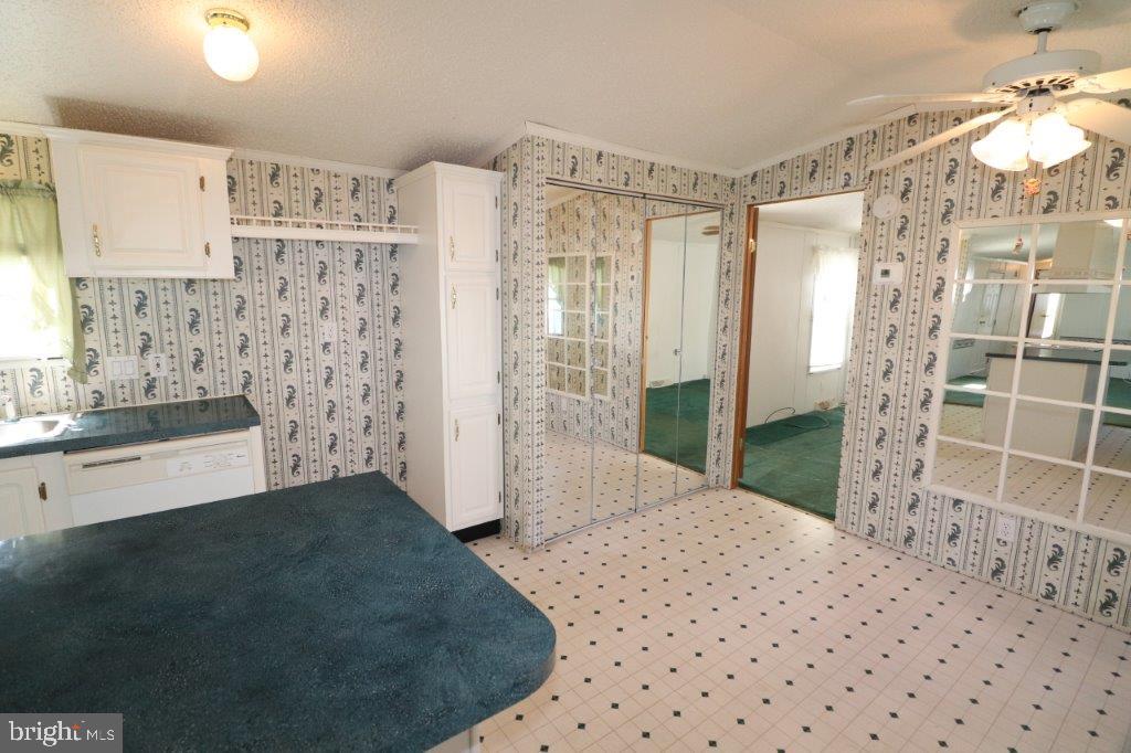 21 HILLSIDE PLACE