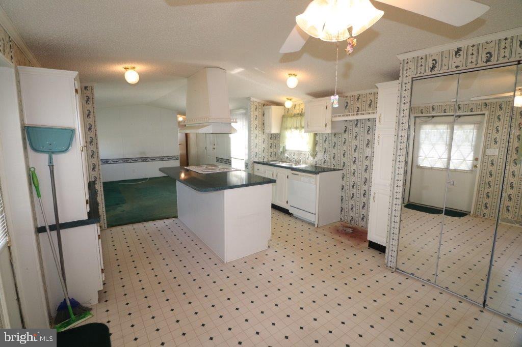 21 HILLSIDE PLACE