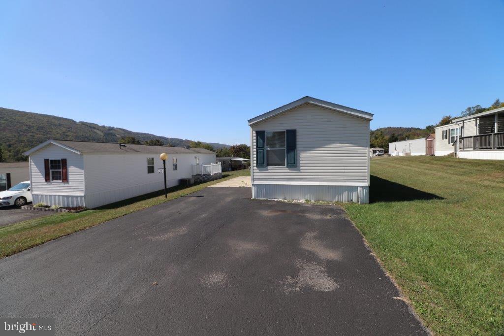 21 HILLSIDE PLACE