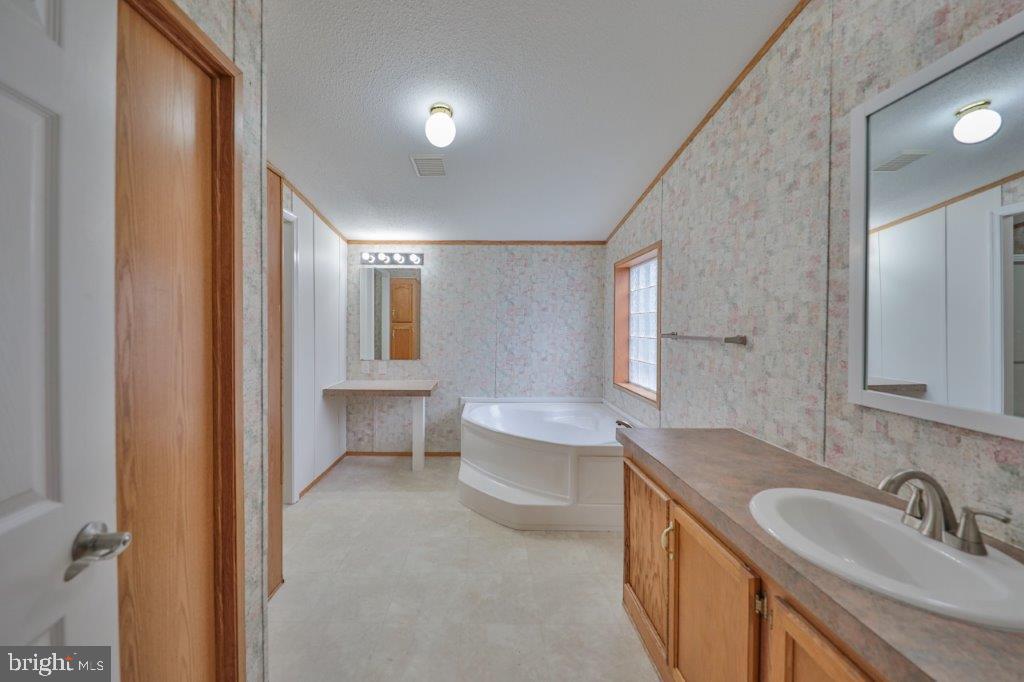 104 KAYSEA LANE