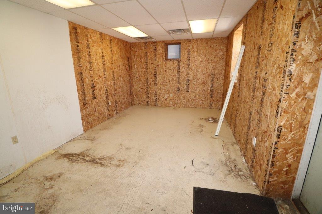 185 DELAWARE AVENUE REAR