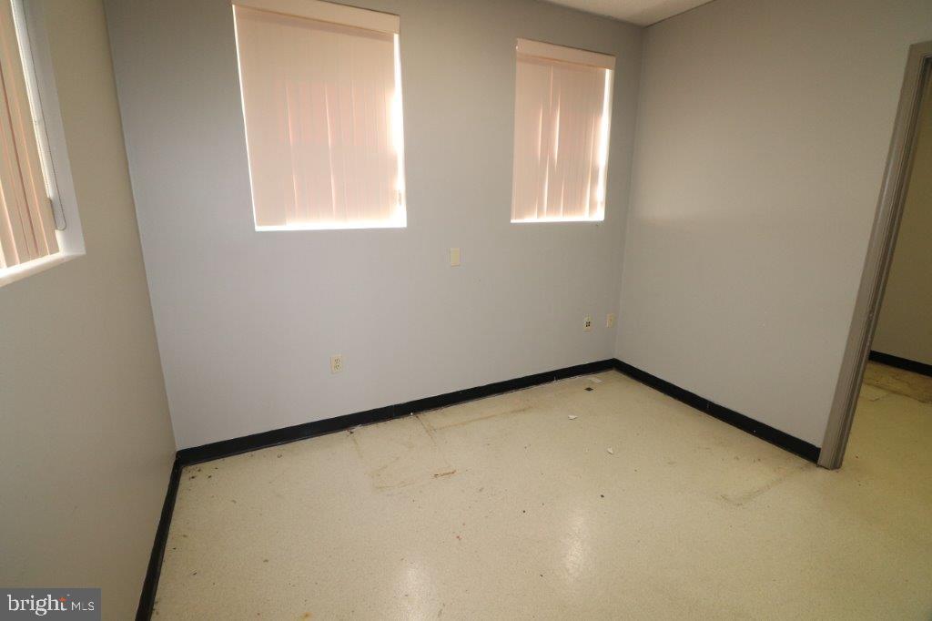 185 DELAWARE AVENUE REAR