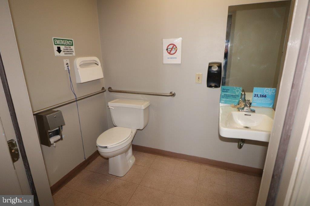 185 DELAWARE AVENUE REAR