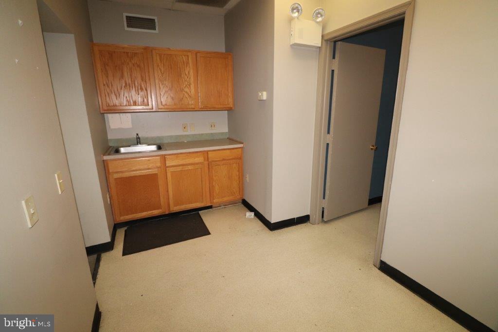 185 DELAWARE AVENUE REAR