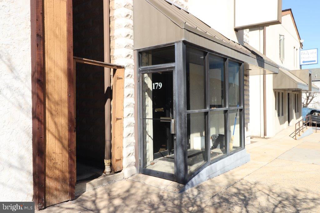 179 DELAWARE AVENUE FRONT