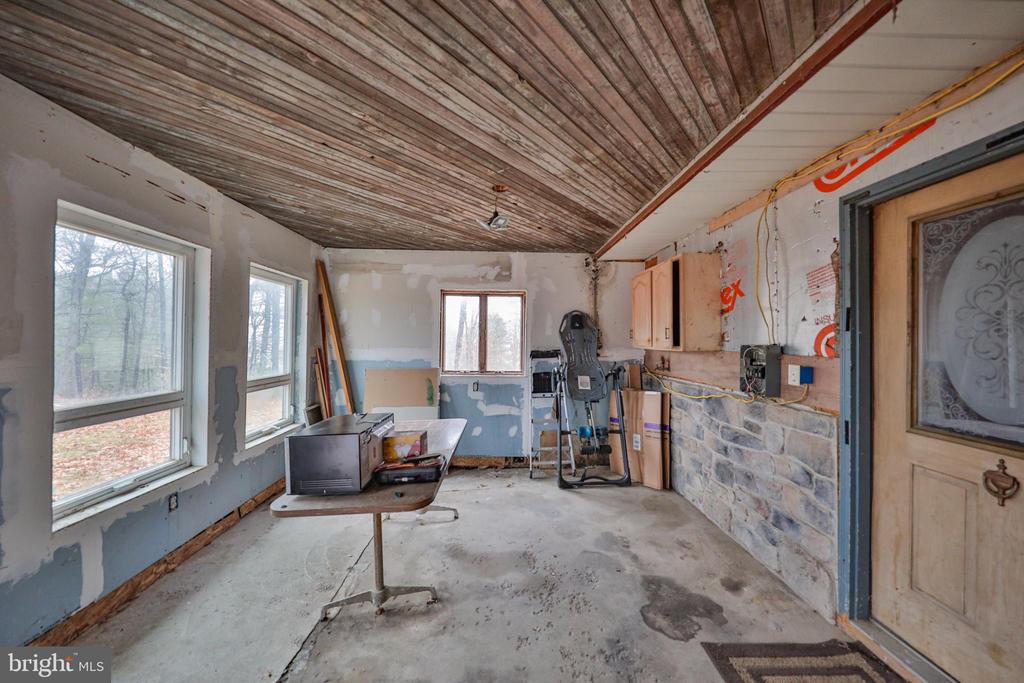 355 HICKORY ROAD