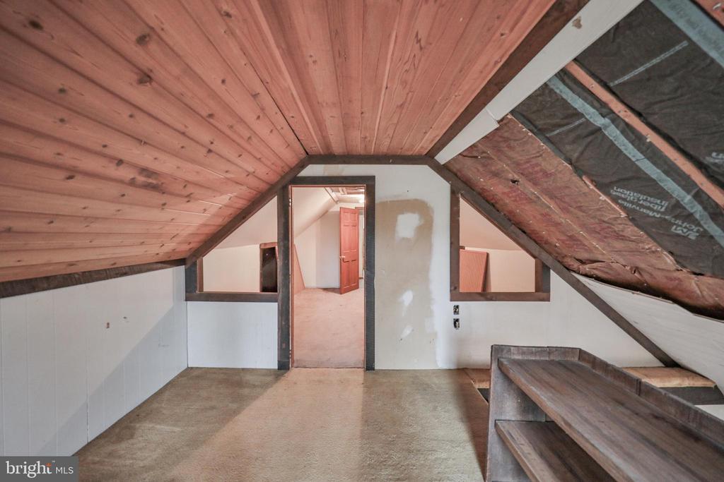 355 HICKORY ROAD