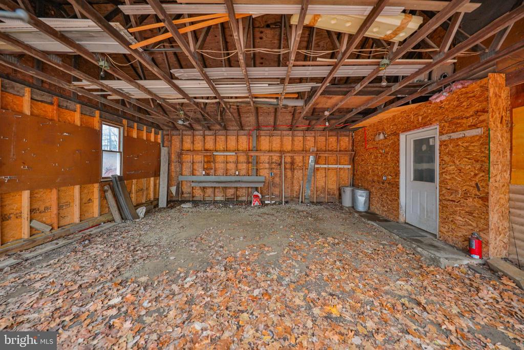 355 HICKORY ROAD